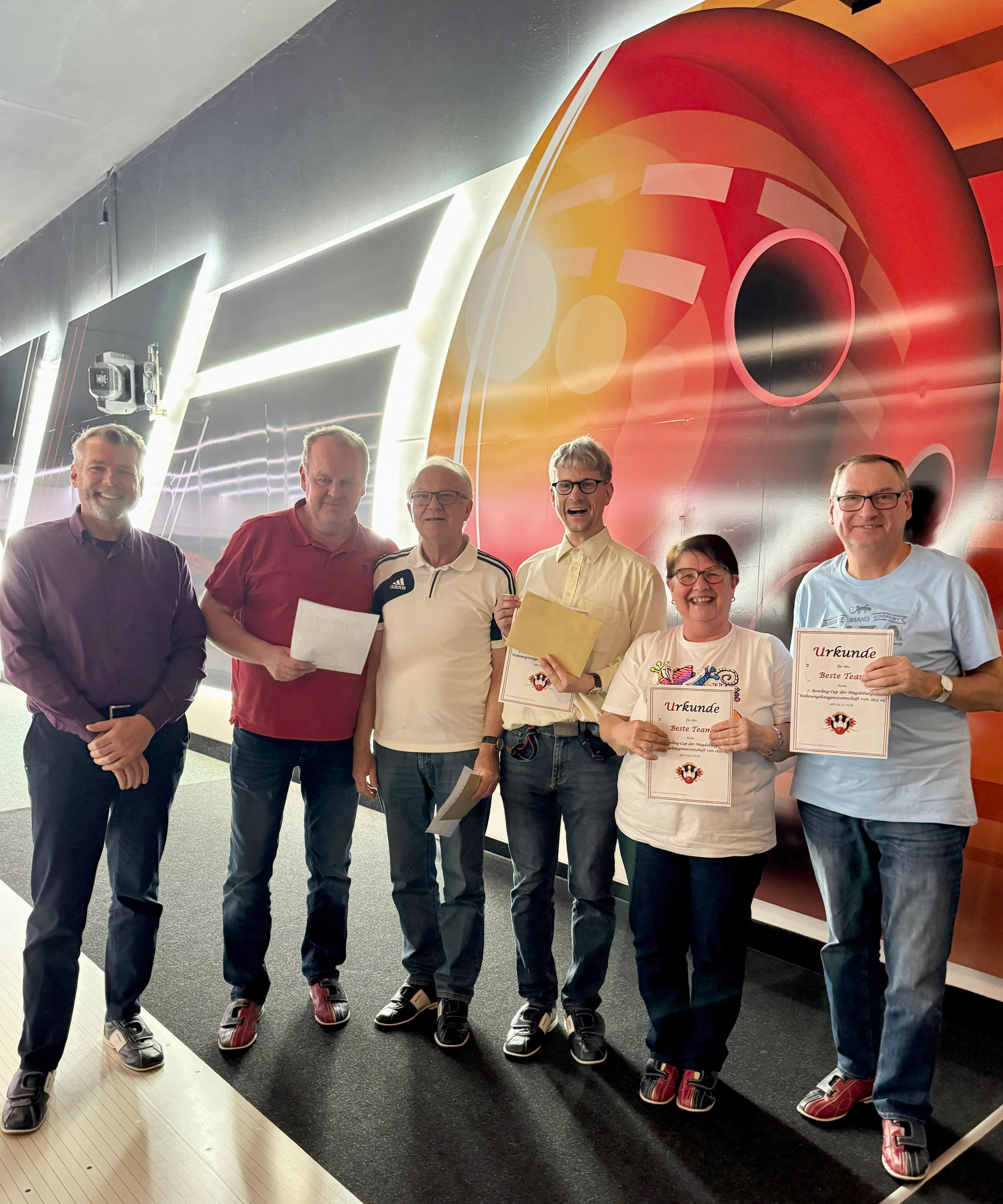 Herr Bonath und die 5 Gewinner des Bowlingcups